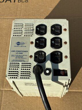 Tripp-Lite LC2400 87-140v 60Hz 20amp 2400W Line Conditioner Tested Works